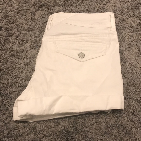 White Aeropostale Shorts - Picture 2 of 2